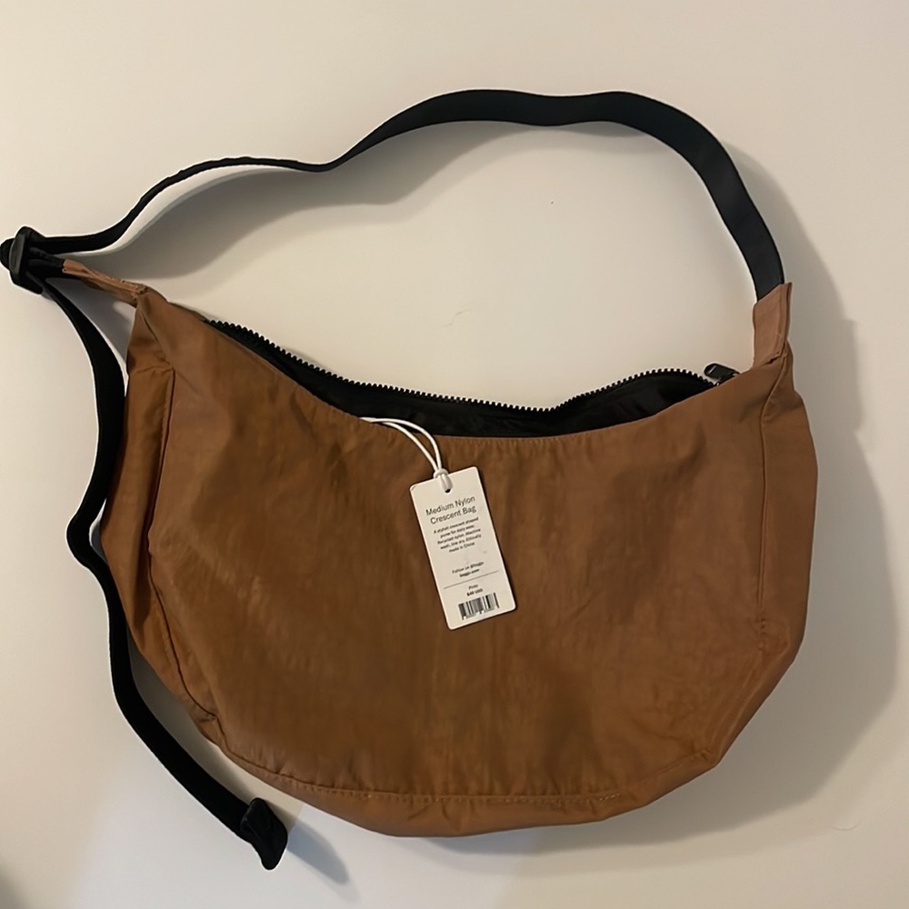 Baggu Medium Crescent Bag in Pinto